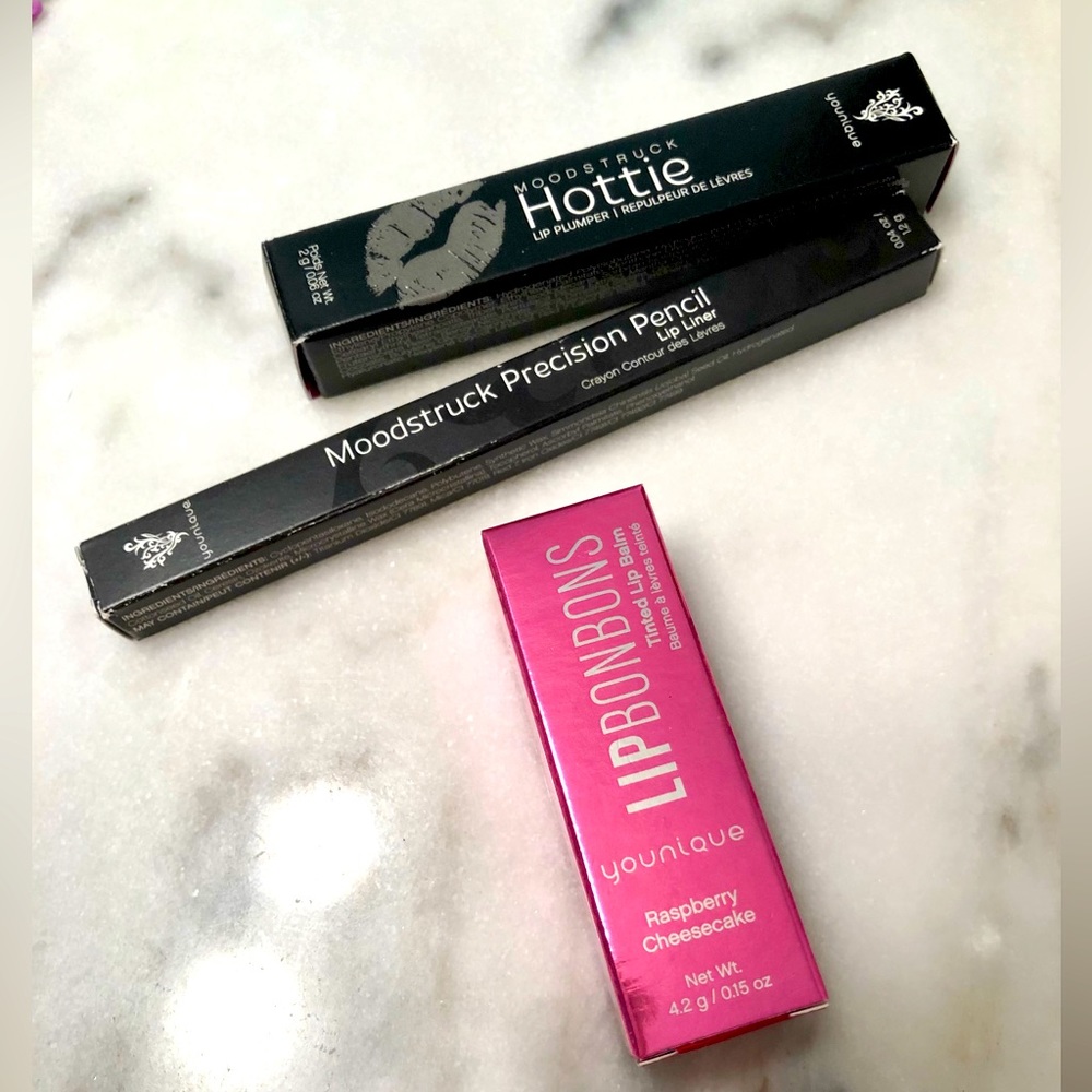 🌸Younique Lip Bundle- Moonstruck Hottie Lip Plumper, Lip Liner and Bon Bon🌸